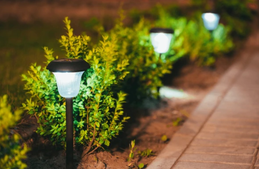 DIY vs. Pro Landscape Lighting: What’s Best for You?